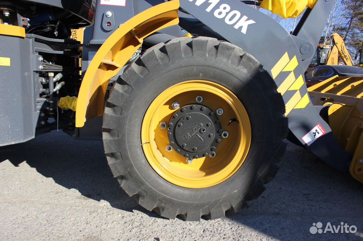 Фронтальный погрузчик XCMG LW180FV, 2023