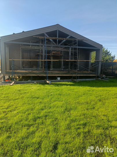 Бригада строителей