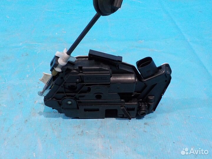 Замок двери задней правой volkswagen Tiguan 2007-2