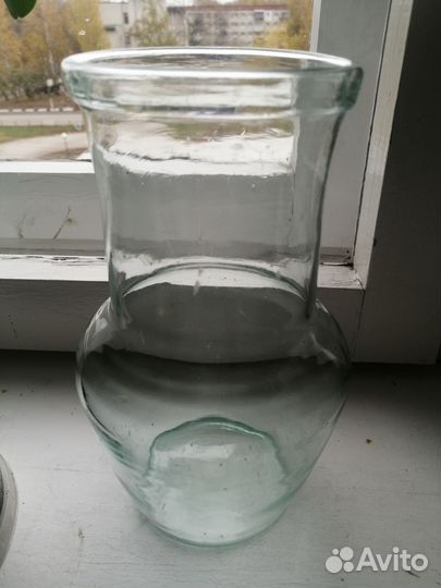 Старинные банки, крынки, стулья