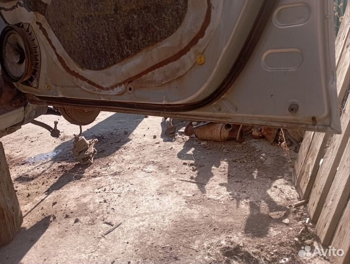 Дверь передняя правая BYD F3