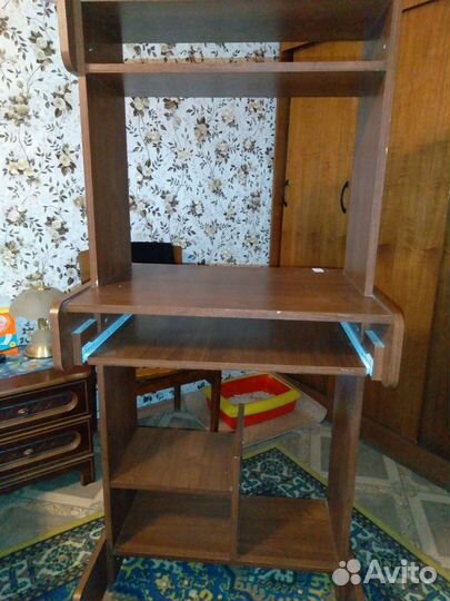 Компьютерный стол