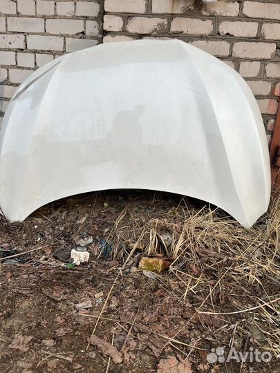 Продается капот б/у