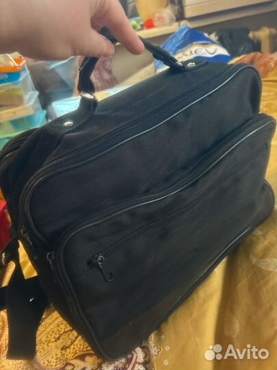 Чёрная сумка на плечо