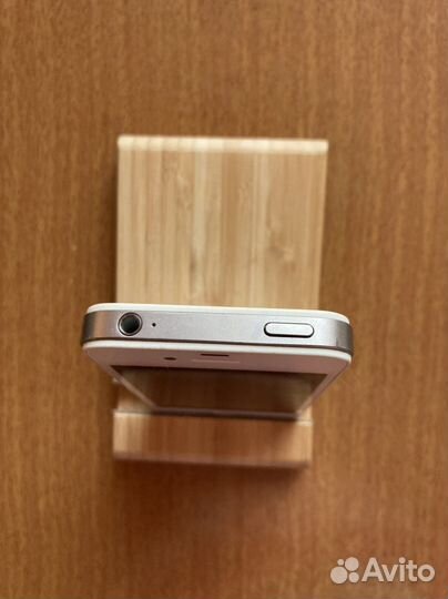 Телефон iPhone 4s