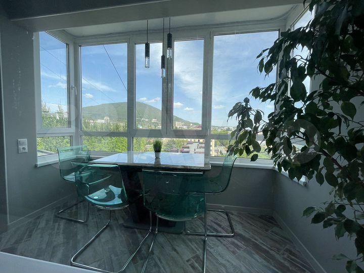 2-к. квартира, 55 м², 8/9 эт.
