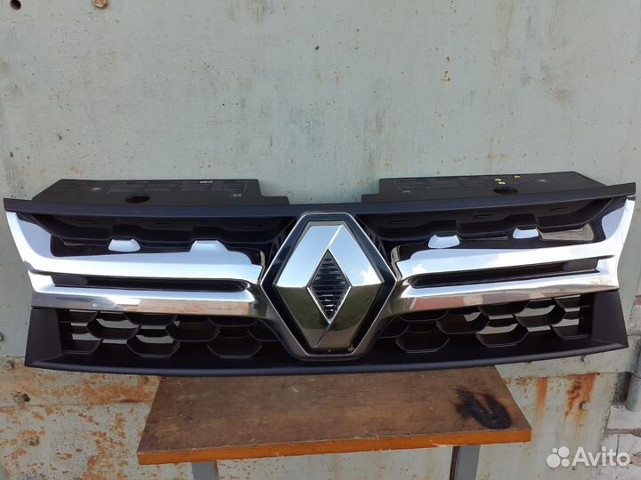 Решетка радиатора renault duster