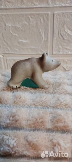 Фарфоровая статуэтка