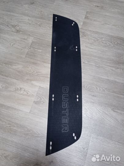 Заглушка решетки радиатора на renault duster