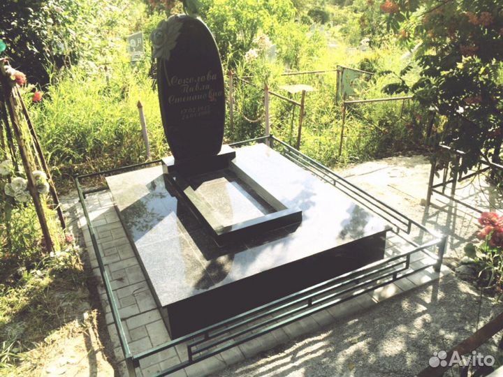 Памятники Оградки Плитка на могилу