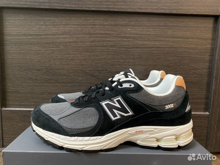 Кроссовки New Balance 2002R оригинал 43