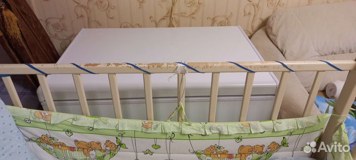 Детская кроватка с универсальным маятником