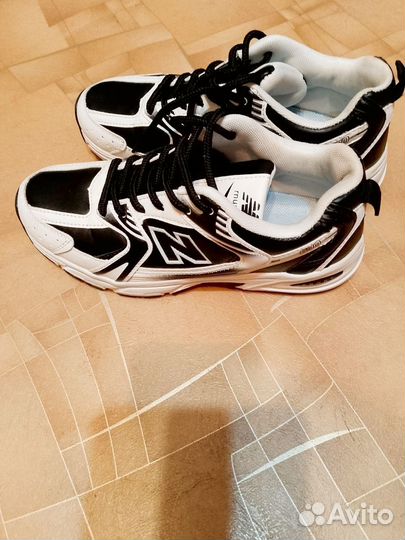 Кроссовки женские 37 размер