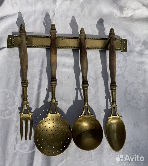 Кухонный набор приборов латунь