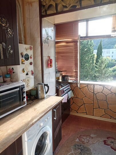 2-к. квартира, 42 м², 3/5 эт.