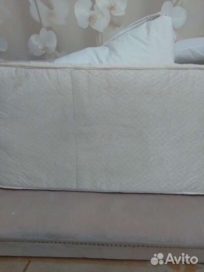 Бортики в кроватку.матрас.постельное белье