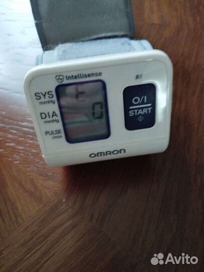 Тонометр на запястье омрон
