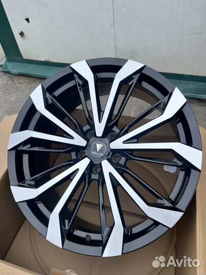 Диски R20 5x114,3 Modelista Toyota/lexus