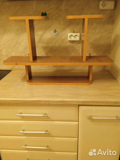 Полка настенная для цветов