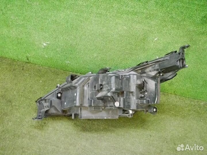 Фара правая Lexus LX570