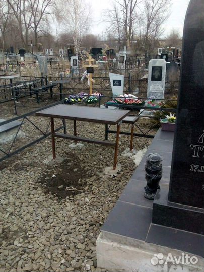 Стол и лавка