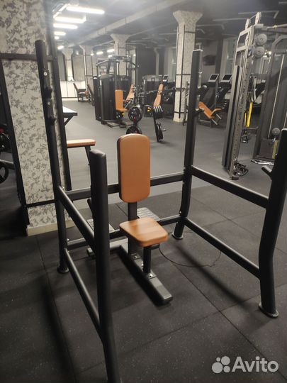 Силовой тренажер жим сидя
