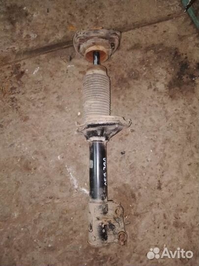 Стойка задняя левая Hyundai Lantra 2