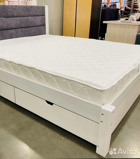 Кровать двухспальная