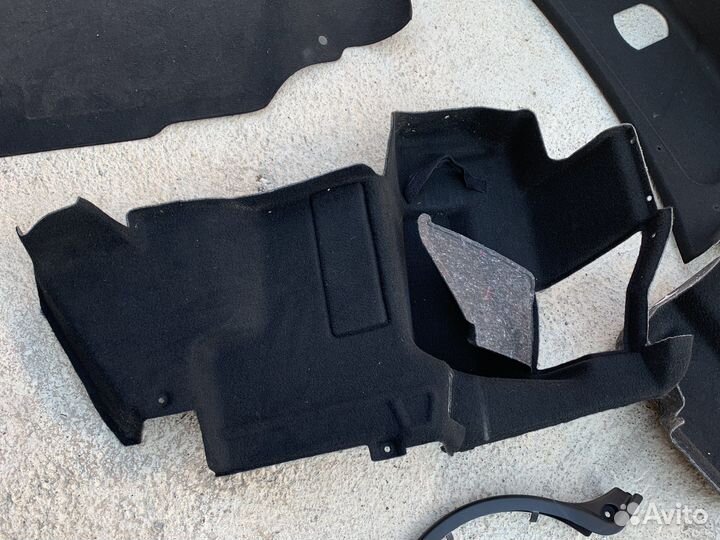 Обшивка багажника w203