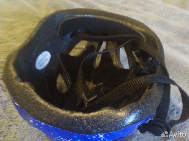 Роликовый шлем