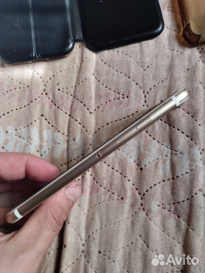 Телефон iPhone 7