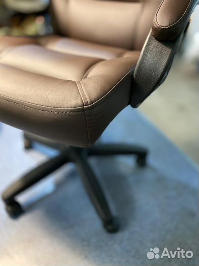 Кресло офисное