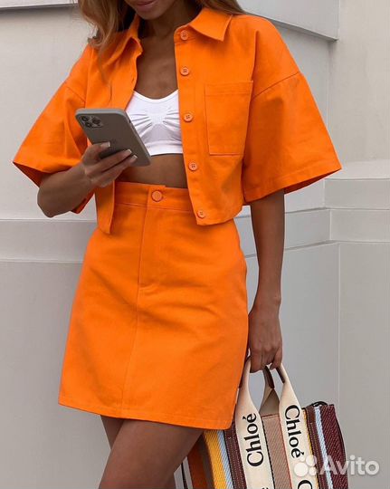 Костюм оранжевый с юбкой под zara