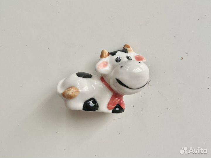 Фигурка корова черно-белая фарфоровая