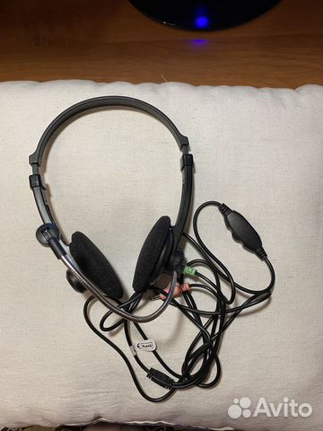 Наушники с микрофоном