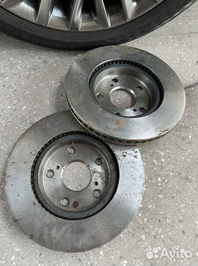 Тормозные диски Toyota передние Rav 4