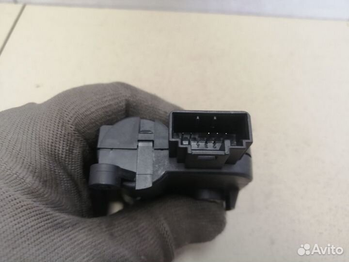 Моторчик заслонки отопителя Tiguan 2011-2016