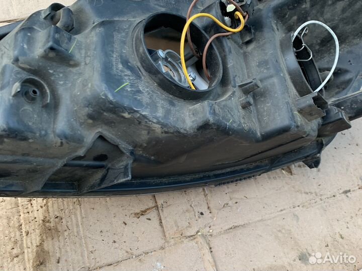 Фара правая renault scenic 2 дефект креплений