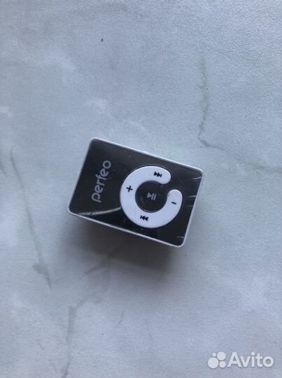 MP3 плеер Perfeo Music Clip Titanium VI-M001