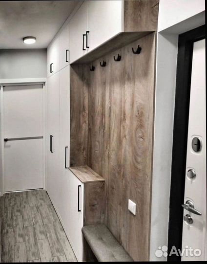 Шкаф для одежды в прихожую распашной