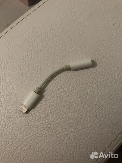 Переходник наушников для iPhone оригинальный б/у