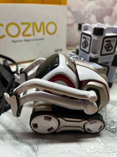 Робот anki cozmo