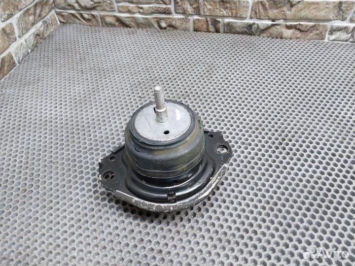 Подушка двигателя Jeep Grand Cherokee WK2 3.0 2019