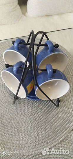 Комплект кофейных чашек с блюдцами на подставке