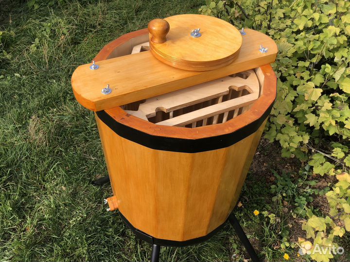 Медогонка деревянная 3 рамочная