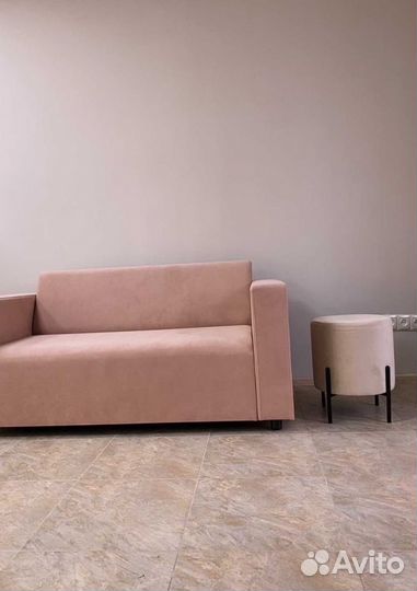 Диван в кафе