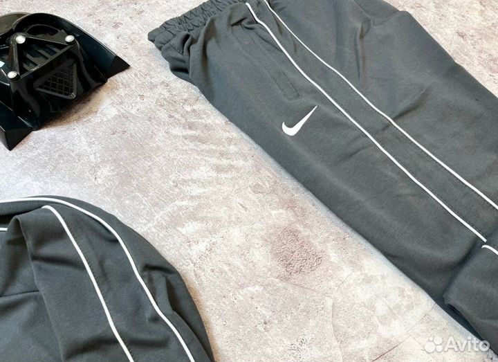 Спортивные костюмы Nike комфортные