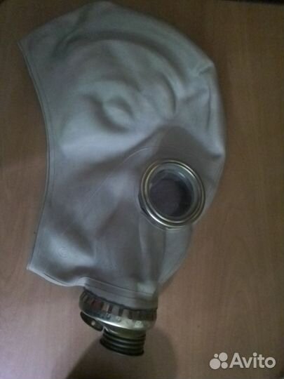 Противогаз с фильтрами