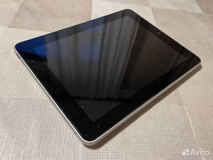Планшет iPad (2010)