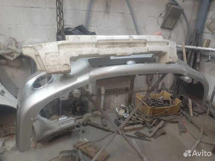 Передний бампер Subaru Forester